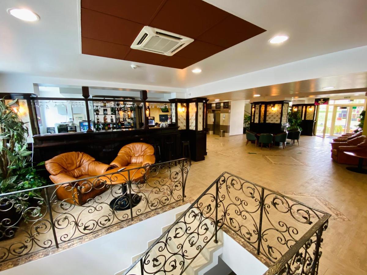 Hotel Zimbru Яссы Экстерьер фото
