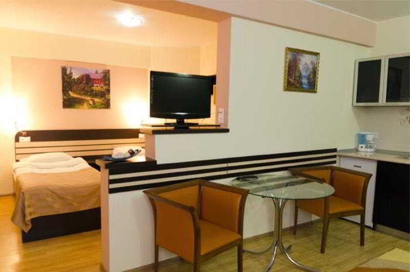 Hotel Zimbru Яссы Экстерьер фото