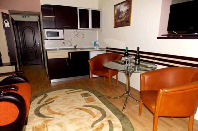 Hotel Zimbru Яссы Экстерьер фото